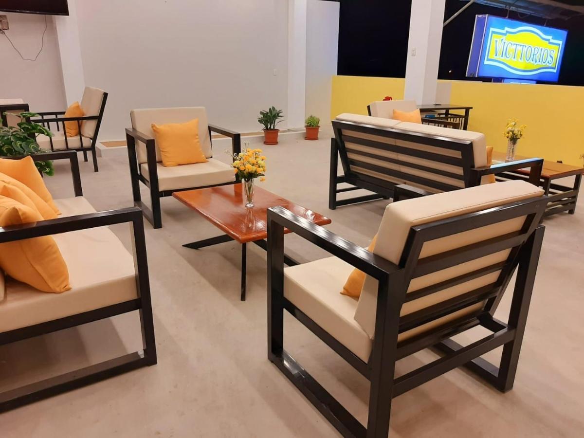 Victtorios Hotel Satipo Eksteriør billede